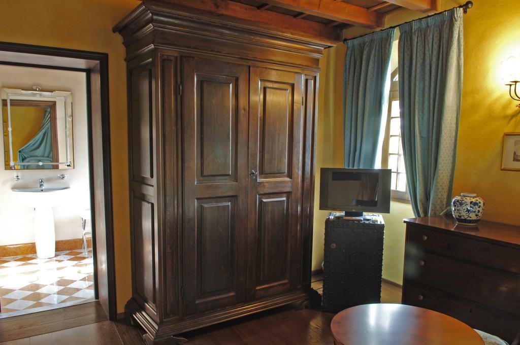 Hotel Torre Di San Martino Gazzola Di Rivalta Eksteriør bilde